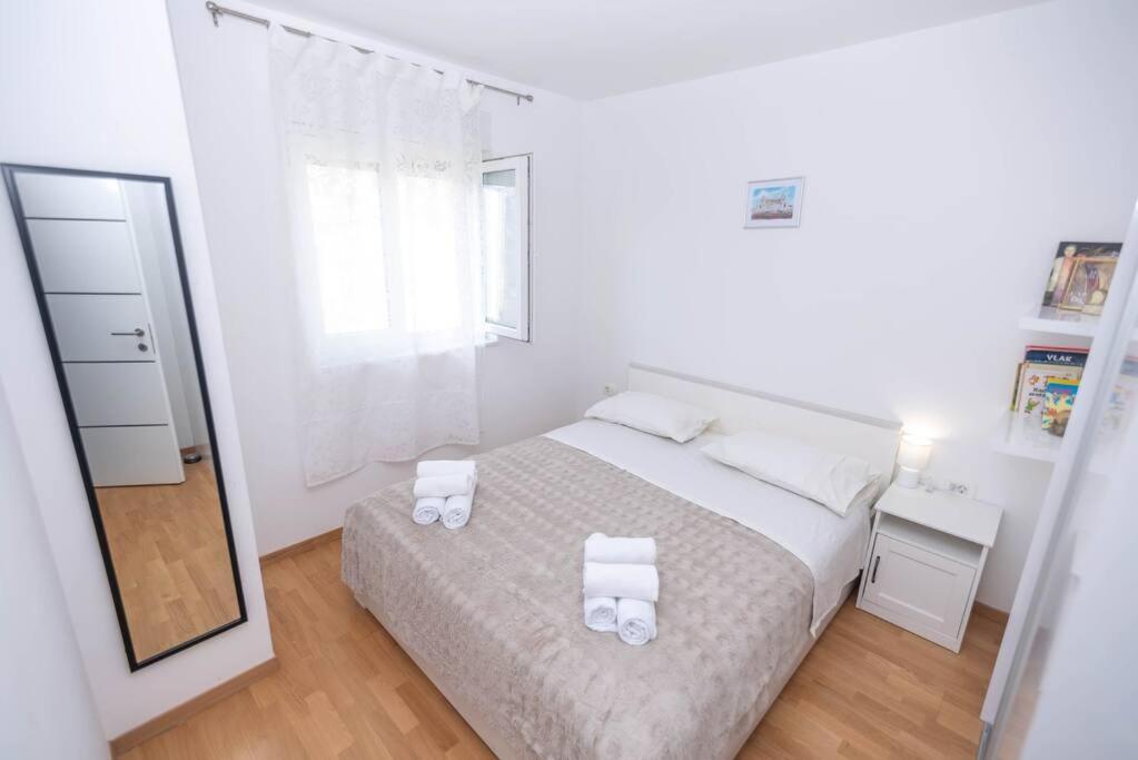 Feel Like Home Podstrana Exterior foto